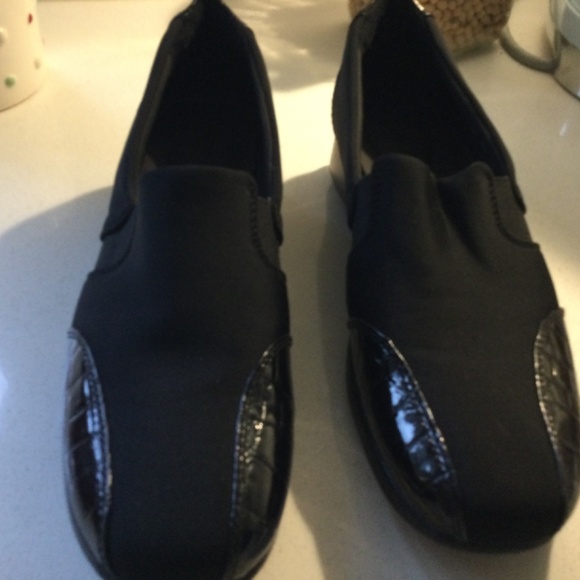 NWOT Beautiful Clark’s Loafers - Picture 2 of 9
